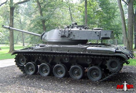 walker bulldog tank history